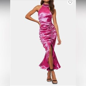 Lipsy

Ruched Satin Halterneck Gown